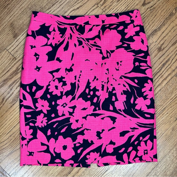 J Crew | Hot Pink and Navy Floral Pencil Cotton Basketweave Skirt Size 6 - Picture 8 of 12